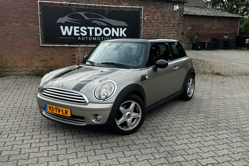 MINI Cooper (2006)