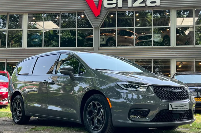 Chrysler Pacifica (2025)