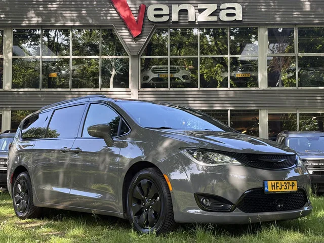 Chrysler Pacifica (2020) — foto 1