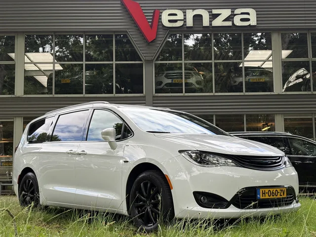 Chrysler Pacifica (2019) — foto 1