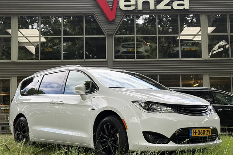 Chrysler Grand (2019)