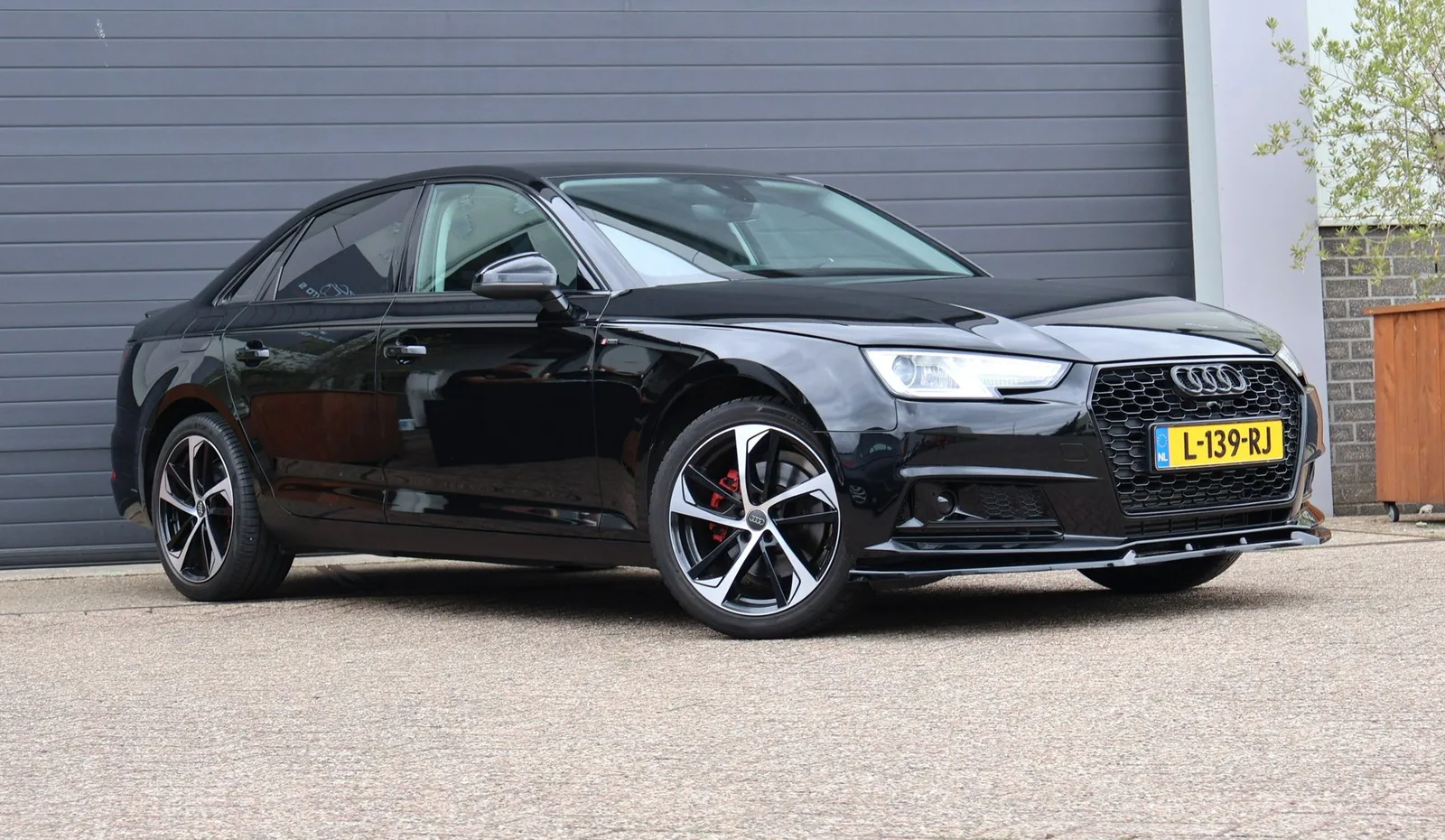 Audi A4 (2020) — foto 1