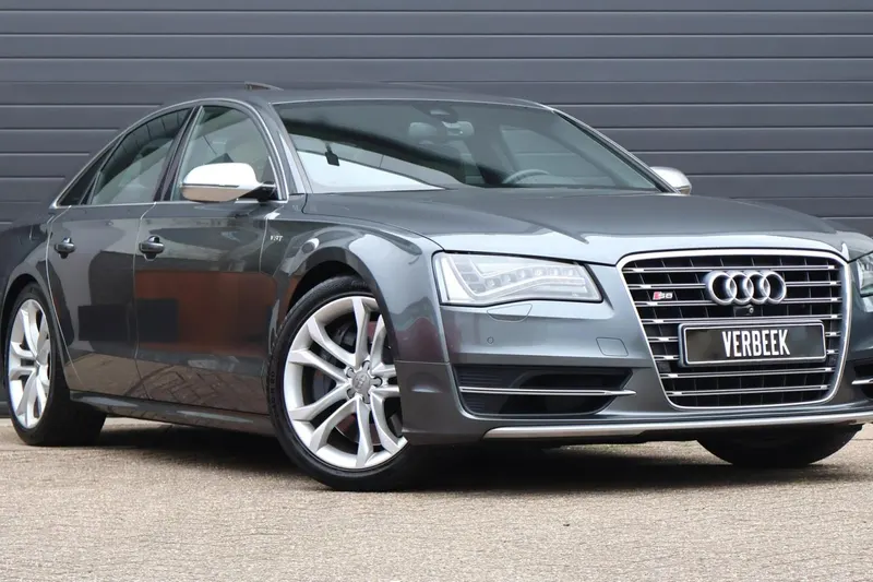 Audi S8 (2013)