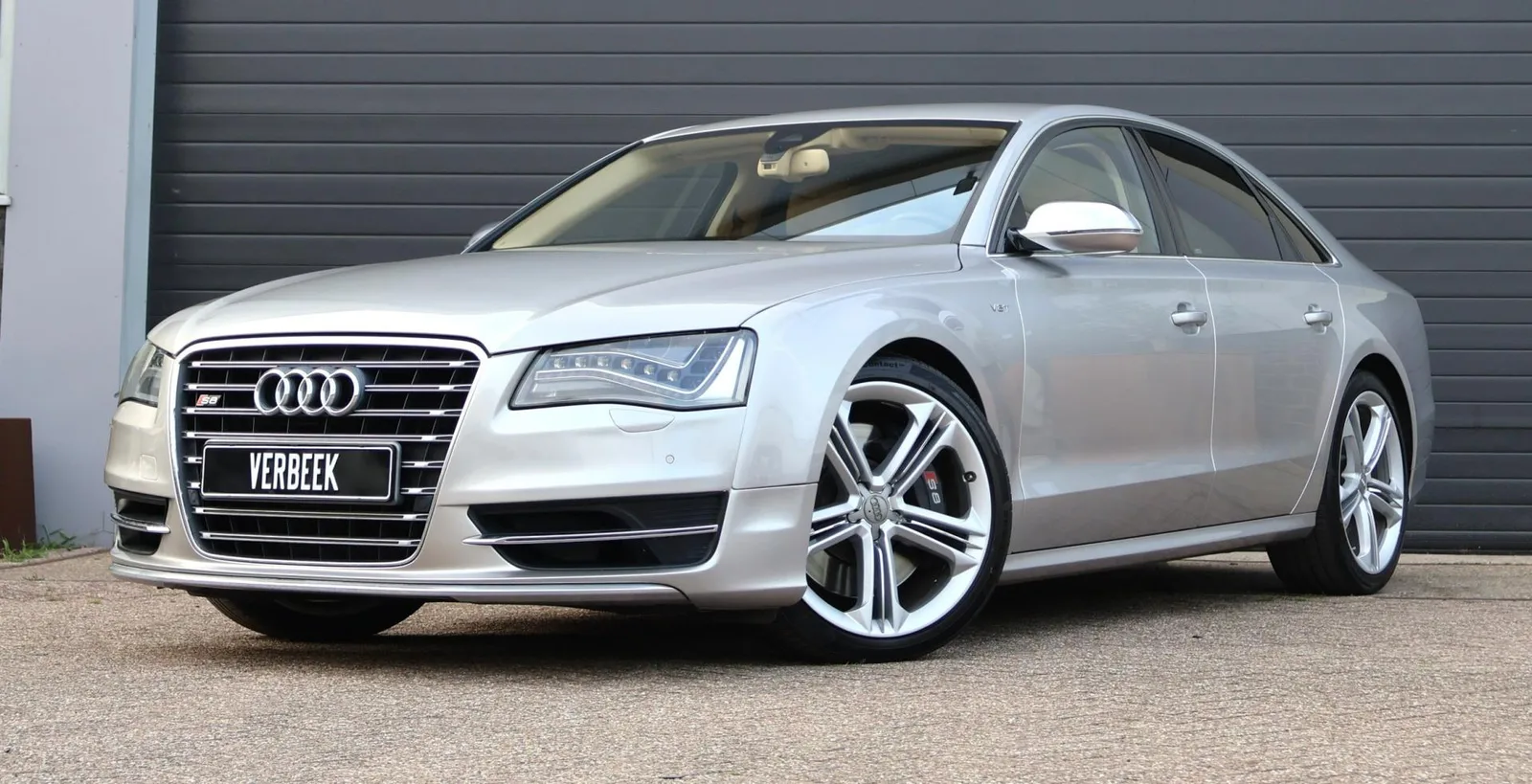 Audi S8 (2013) — foto 1
