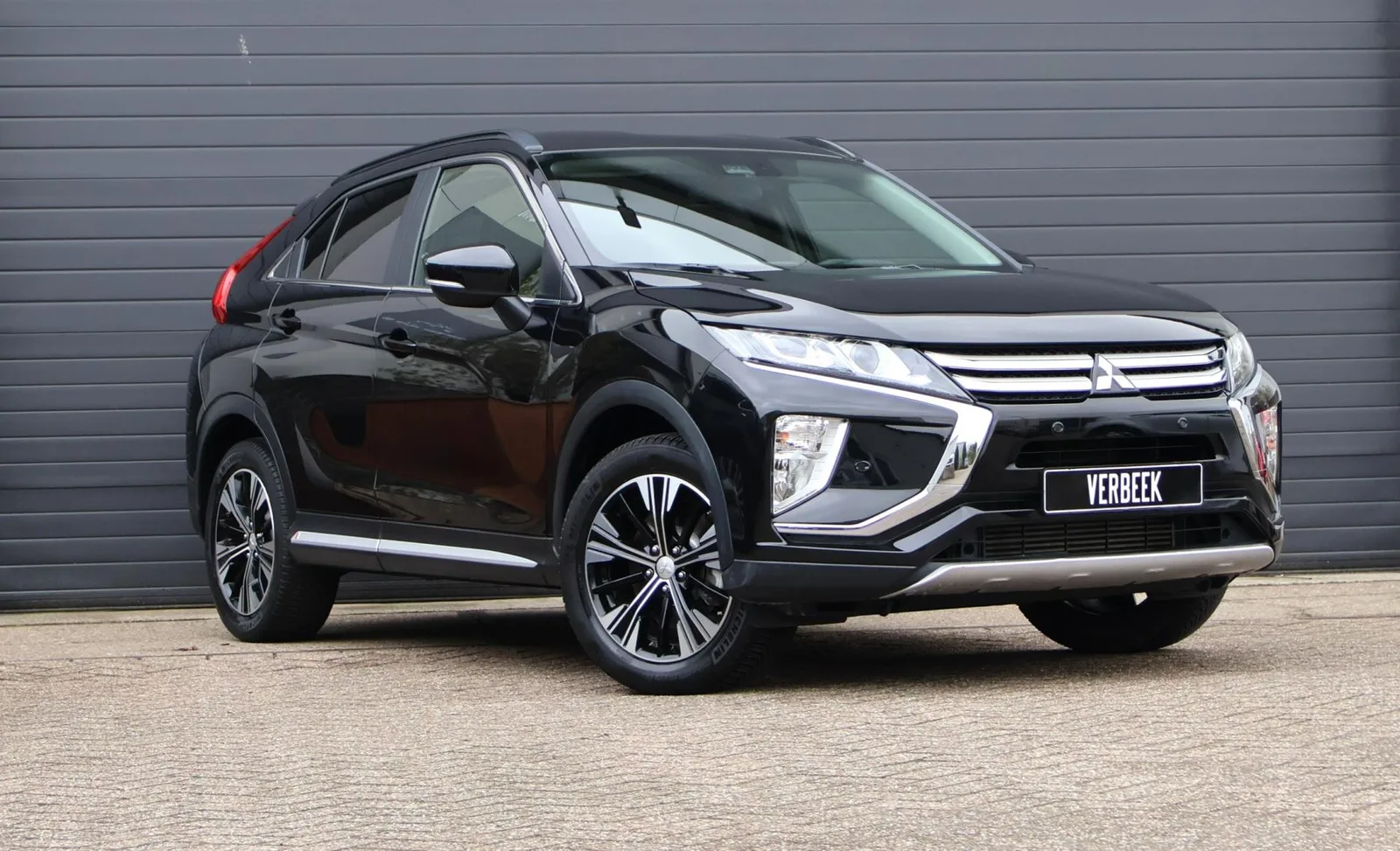 Mitsubishi Eclipse Cross (2018) — foto 1