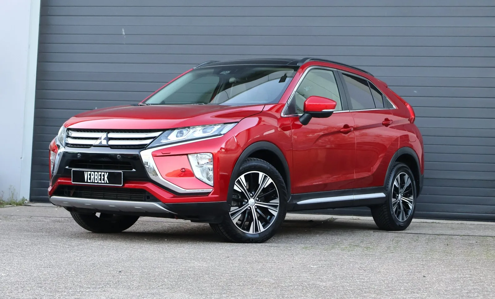Mitsubishi Eclipse Cross (2018) — foto 1