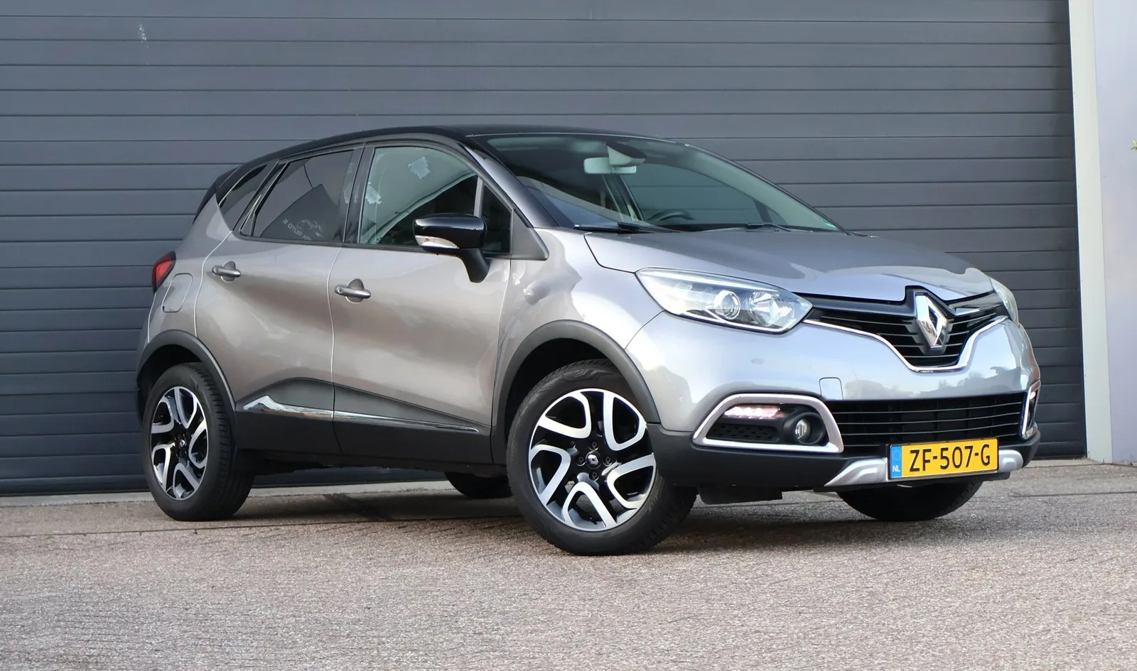 Renault Captur (2015) — foto 1
