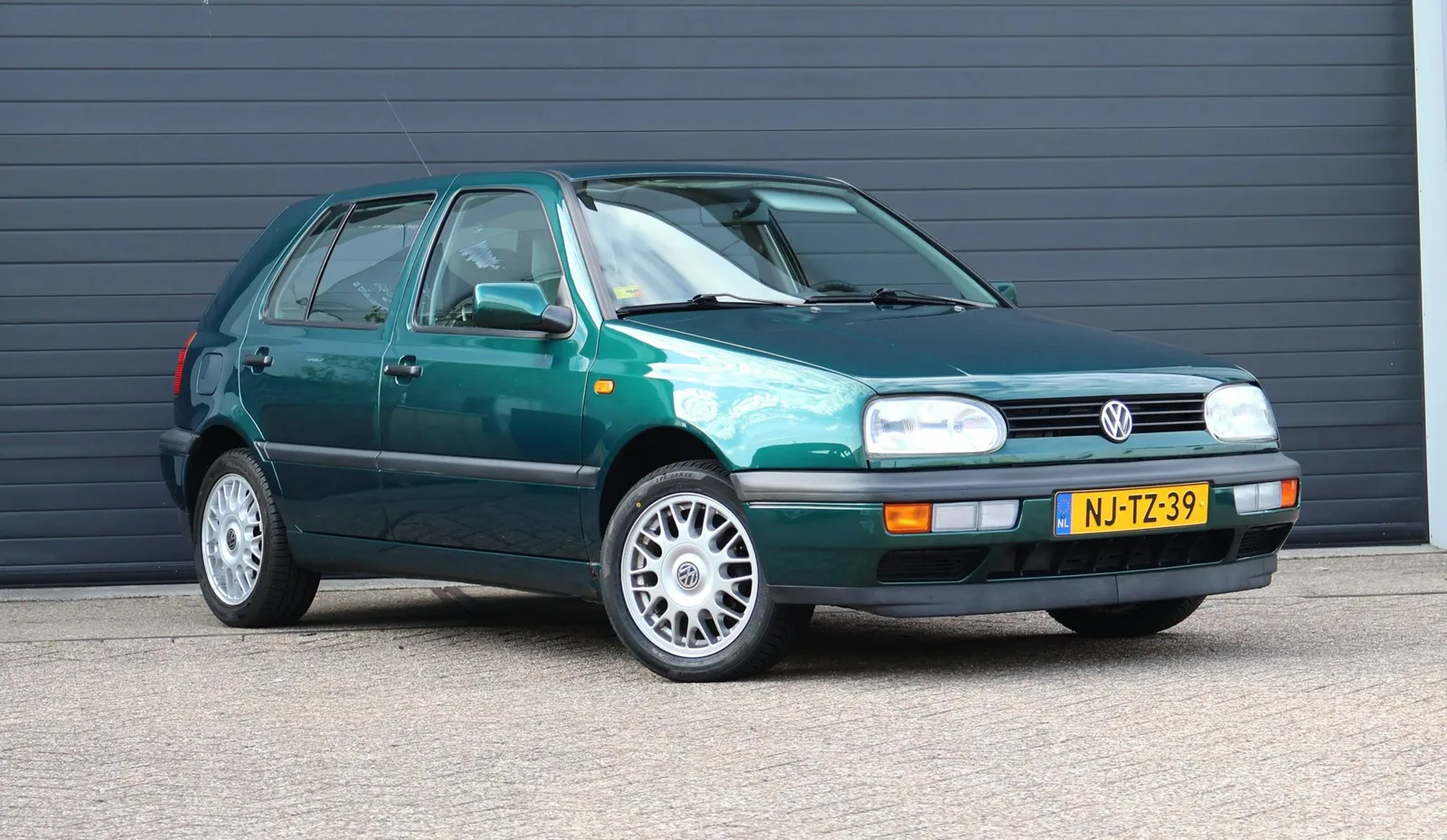 Volkswagen Golf (1996) — foto 1