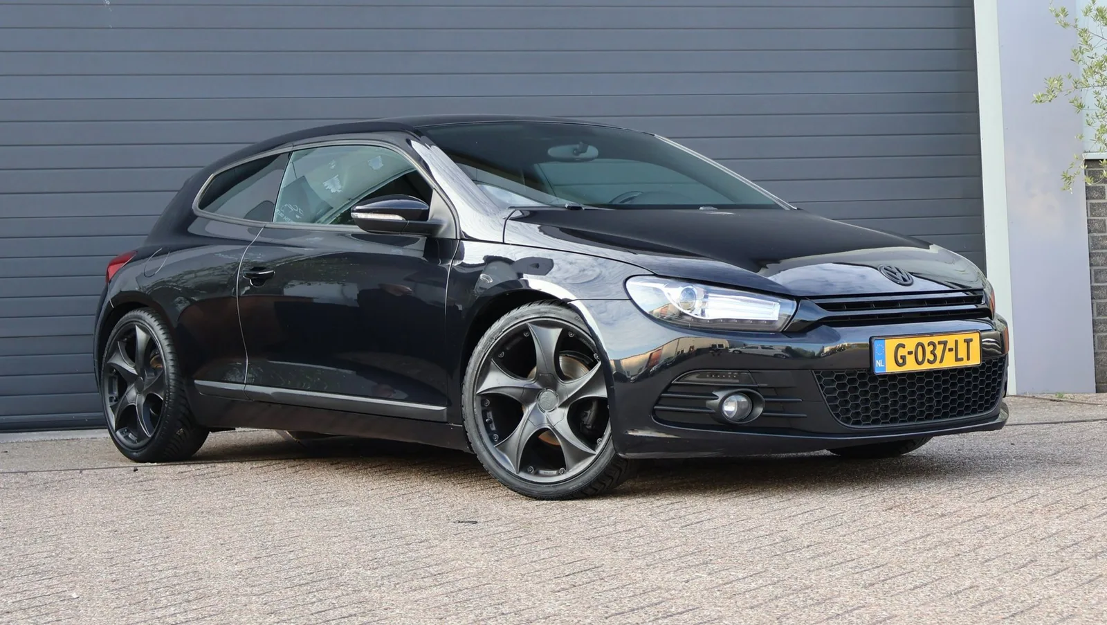 Volkswagen Scirocco (2010) — foto 1