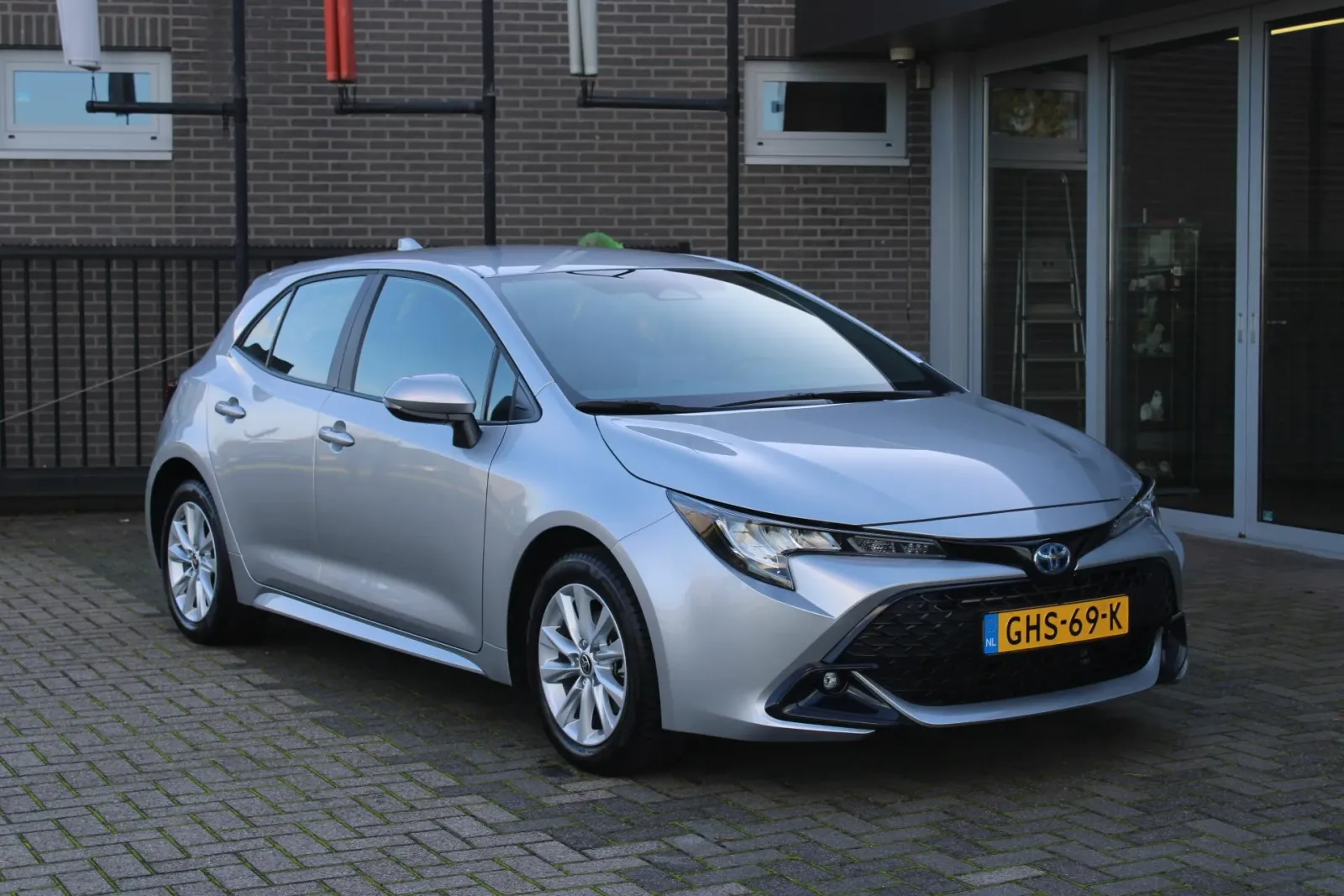 Toyota Corolla (2024) — foto 1