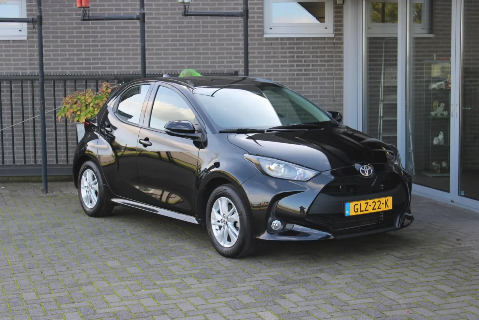 Toyota Yaris (2024) — foto 1