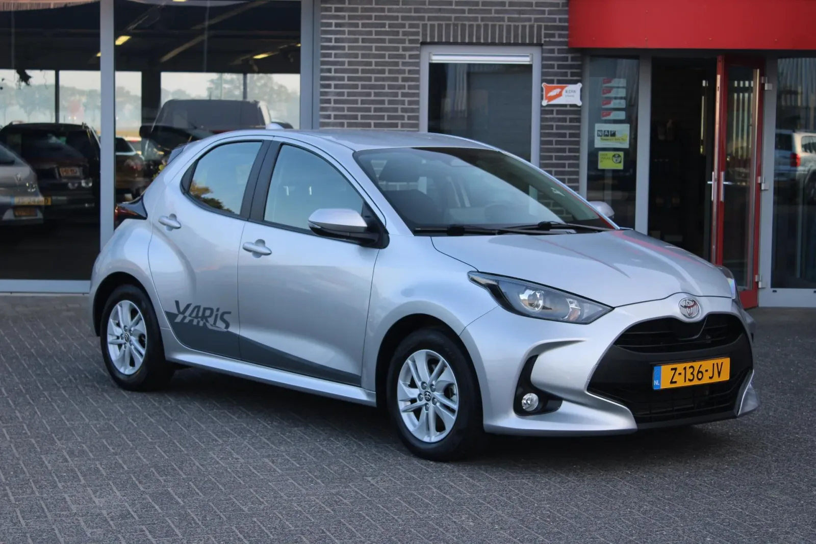 Toyota Yaris (2024) — foto 1