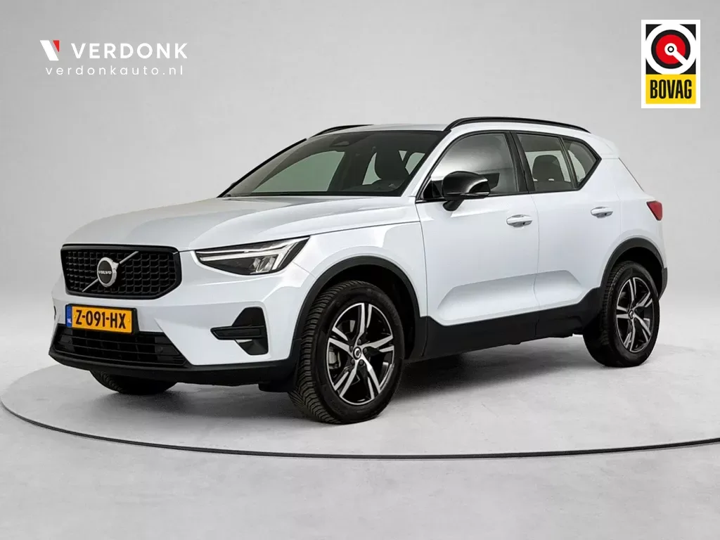 Volvo XC40 (2024) — foto 1