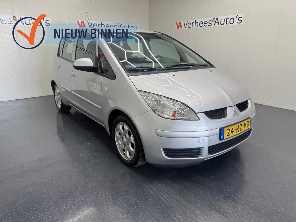 Mitsubishi Colt (2005) — foto 1