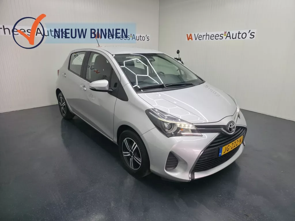 Toyota Yaris (2016) — foto 1