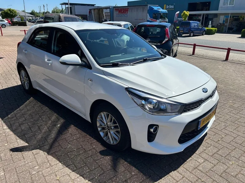 Kia Rio (2020) — foto 1