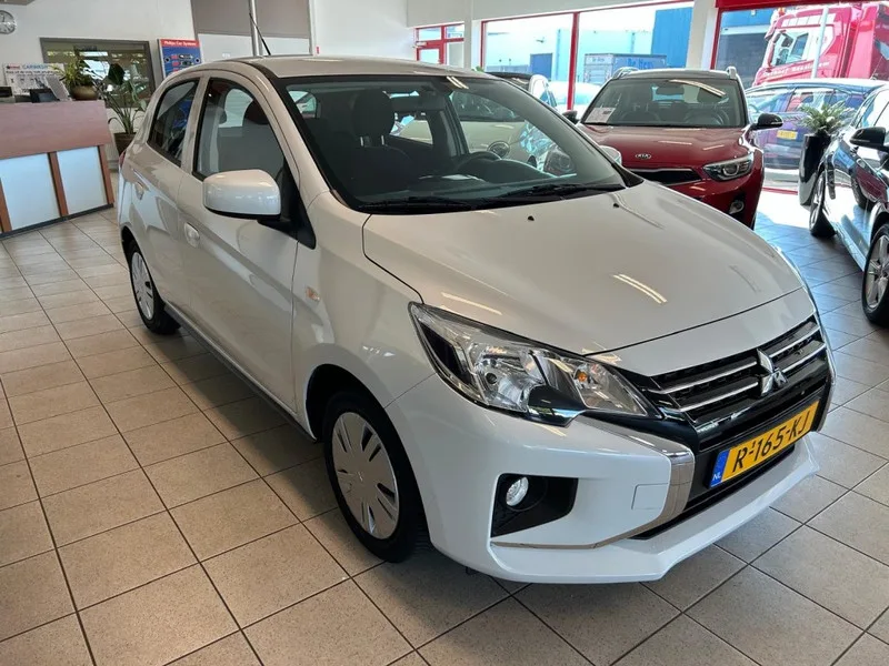 Mitsubishi Space Star (2022) — foto 1