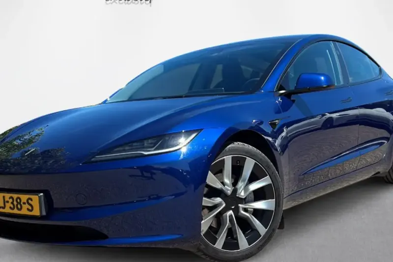 Tesla Model 3 (2024)
