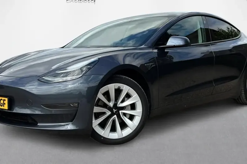 Tesla Model 3 (2020)