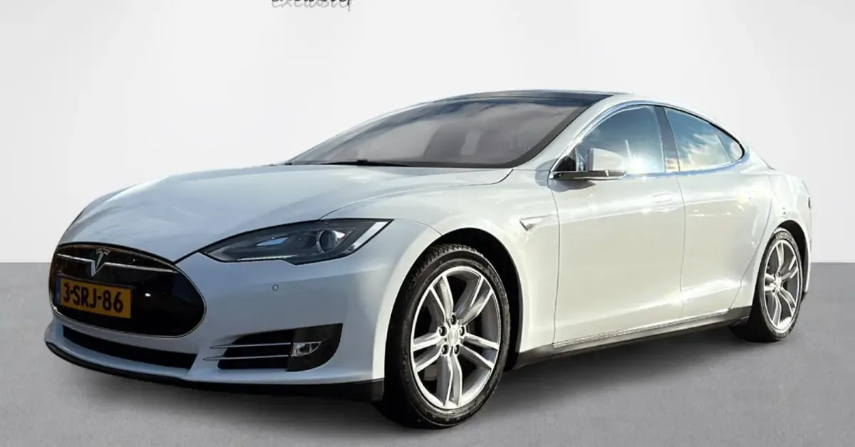 Tesla Model S (2013) — foto 1