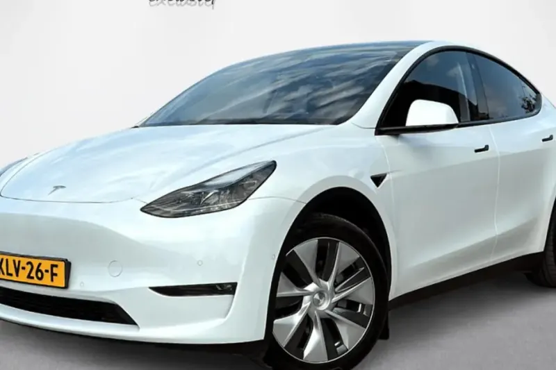 Tesla Model Y (2022)