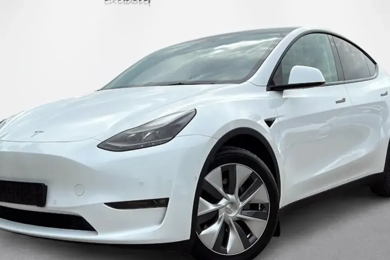 Tesla Model Y (2022)
