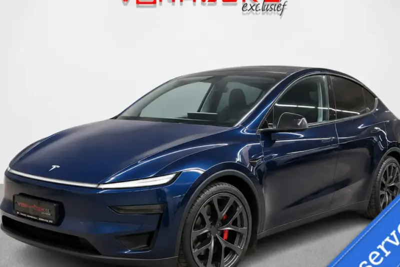 Tesla Model Y (2025)