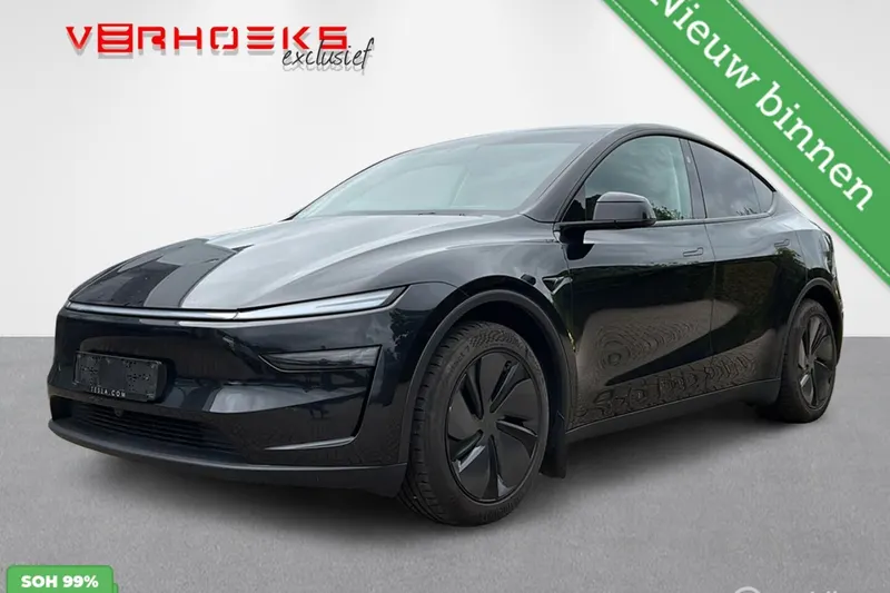 Tesla Model Y (2025)