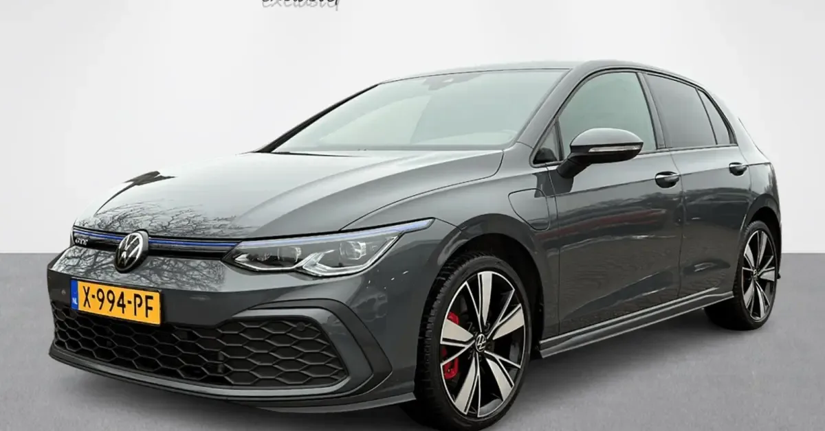 Volkswagen Golf (2021) — foto 1