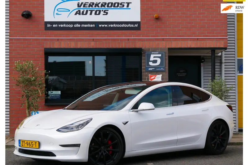 Tesla Model 3 (2019)