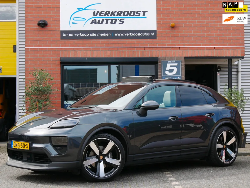 Porsche Macan (2024) — foto 1