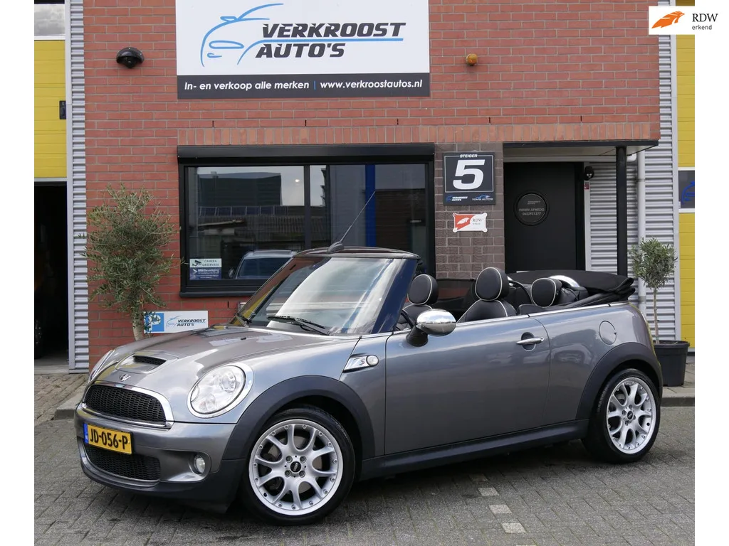 MINI Cabrio (2010) — foto 1
