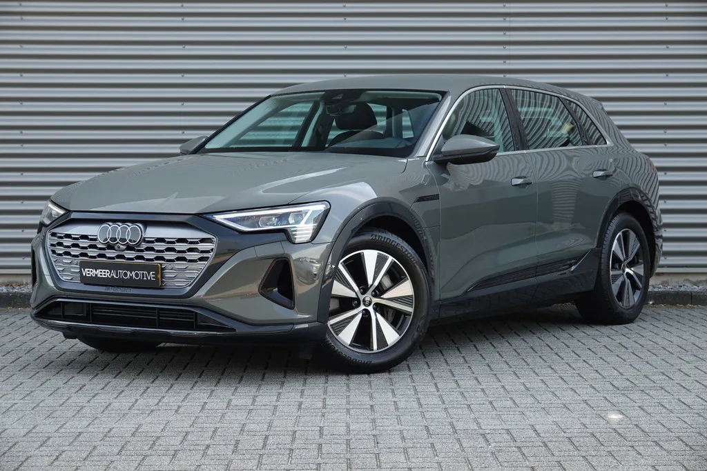 Audi Q8 e-tron (2023) — foto 1