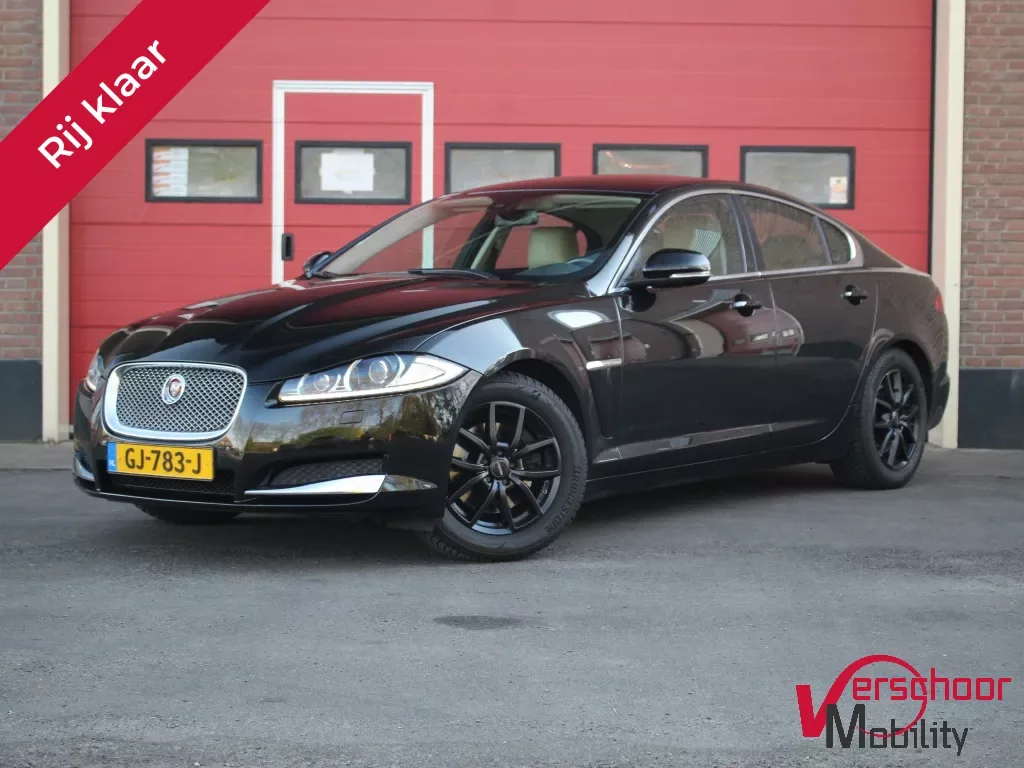 Jaguar XF (2015) — foto 1