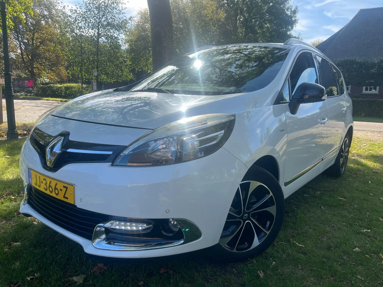 Renault Grand Scénic (2016) — foto 1