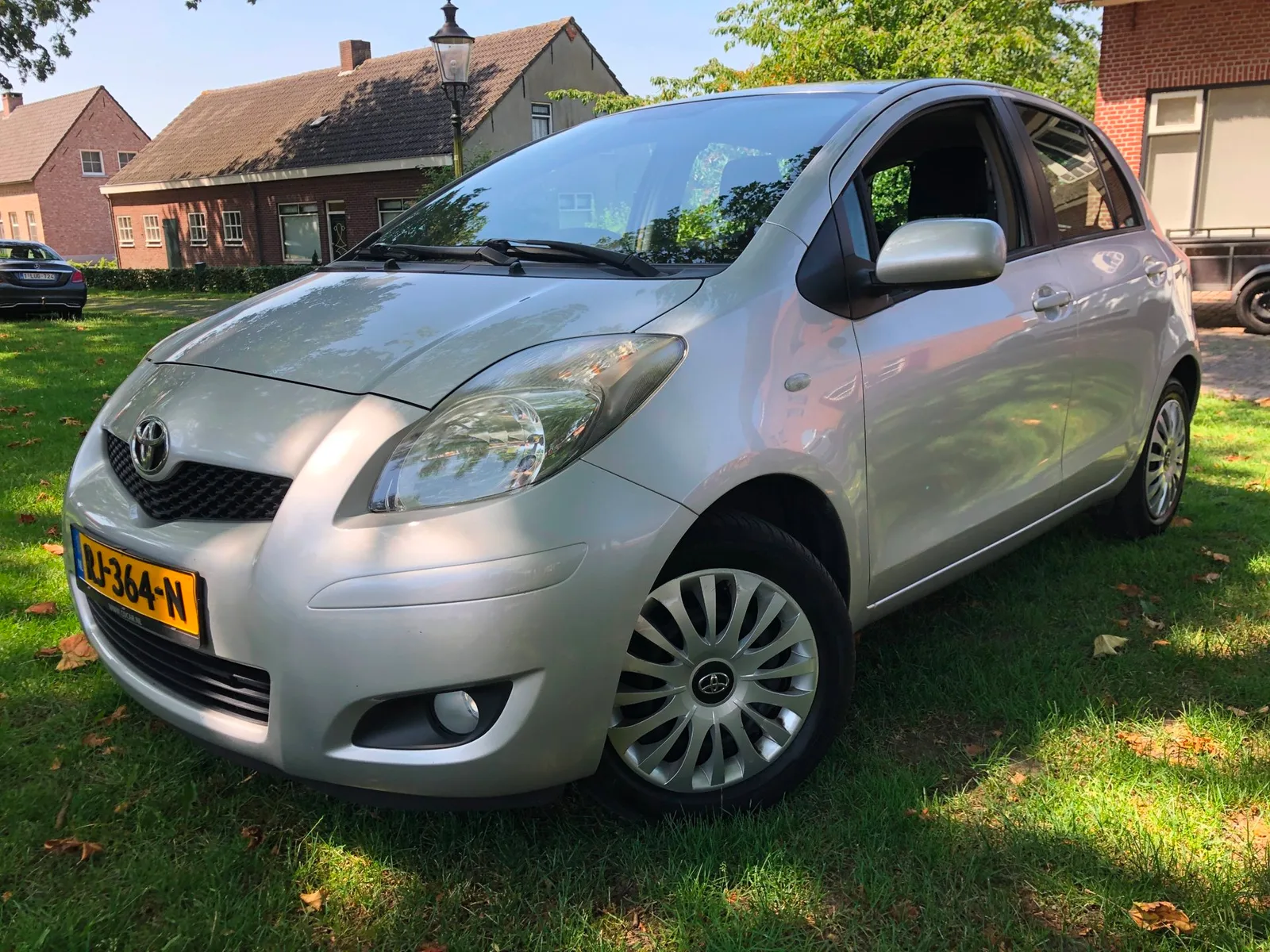 Toyota Yaris (2011) — foto 1