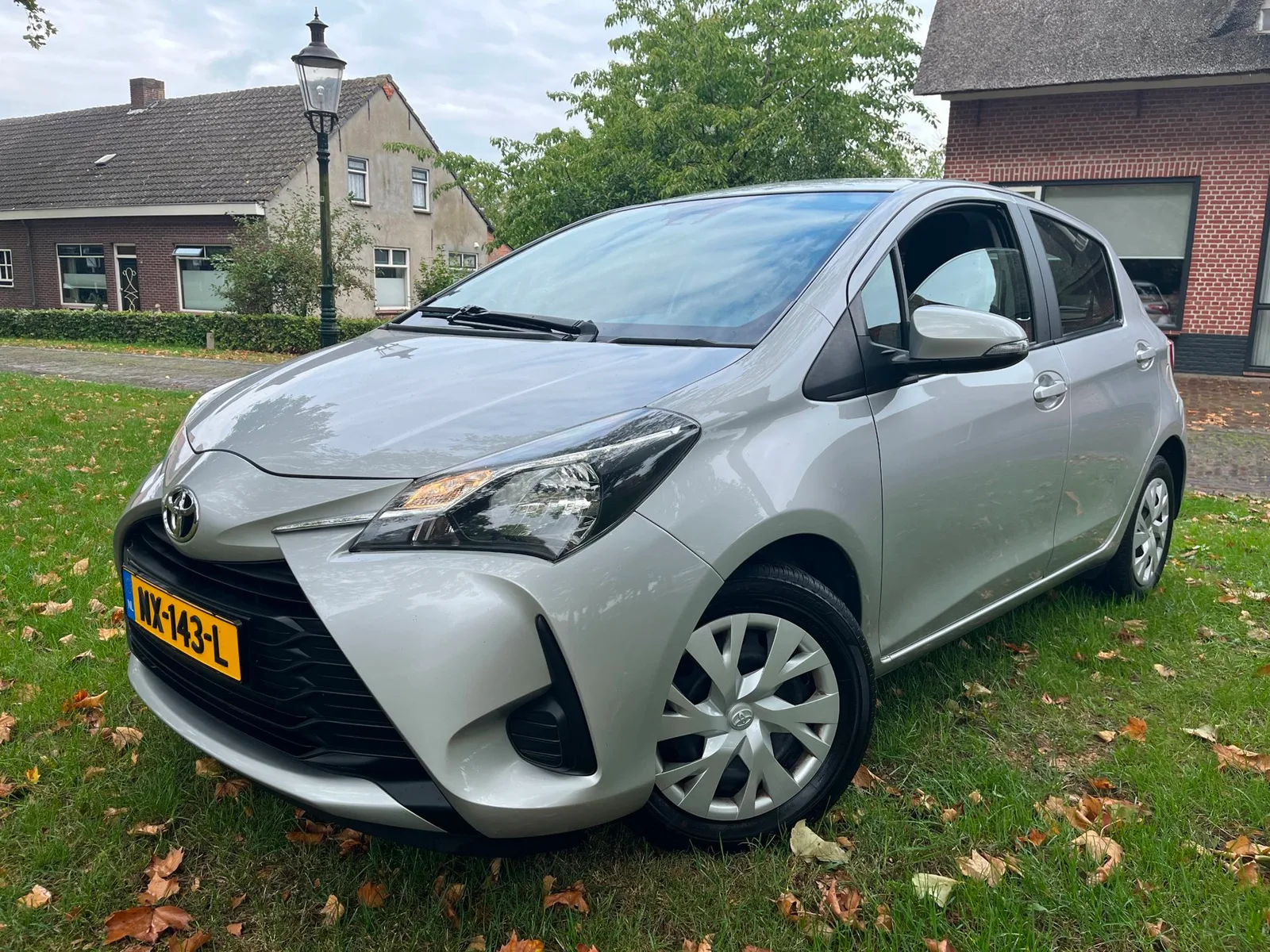 Toyota Yaris (2017) — foto 1