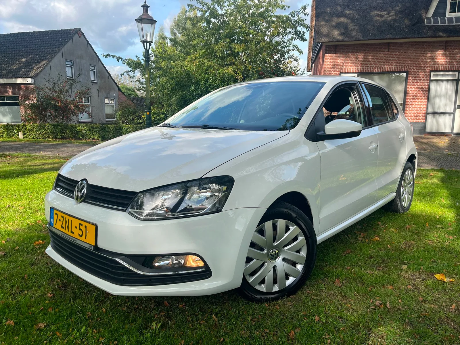 Volkswagen Polo (2015) — foto 1