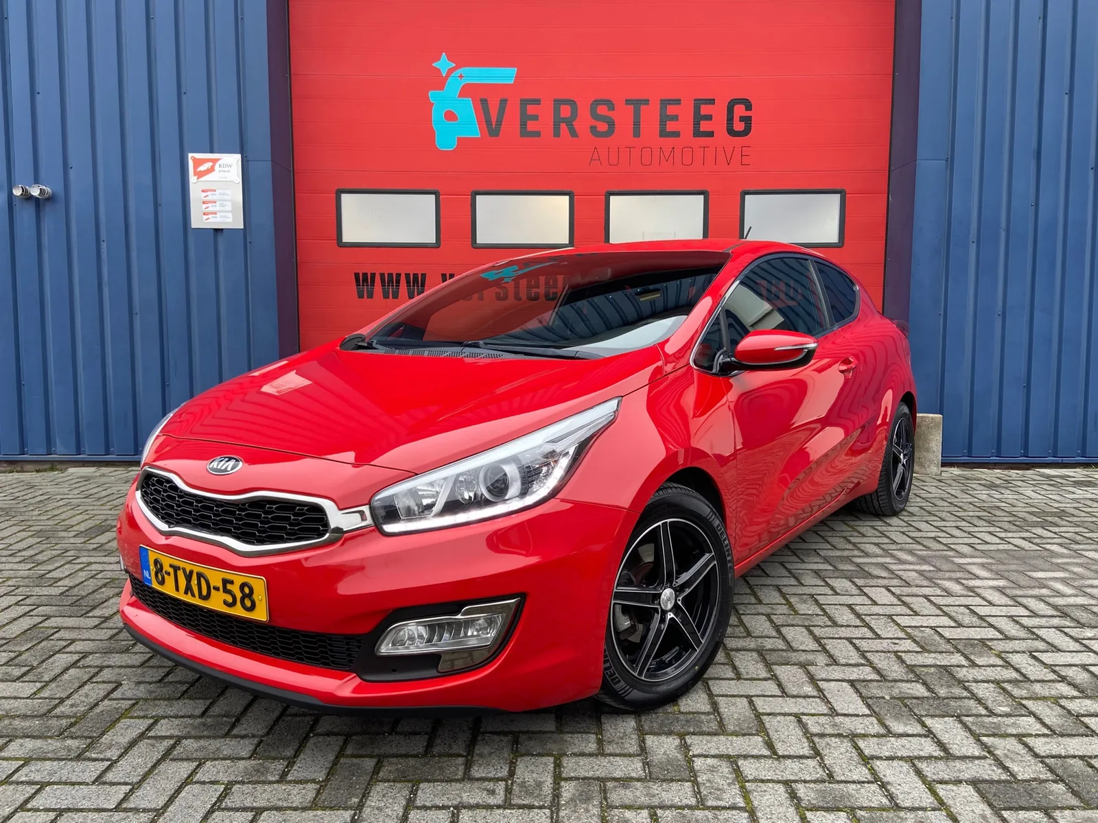 Kia Pro Cee'd (2014) — foto 1