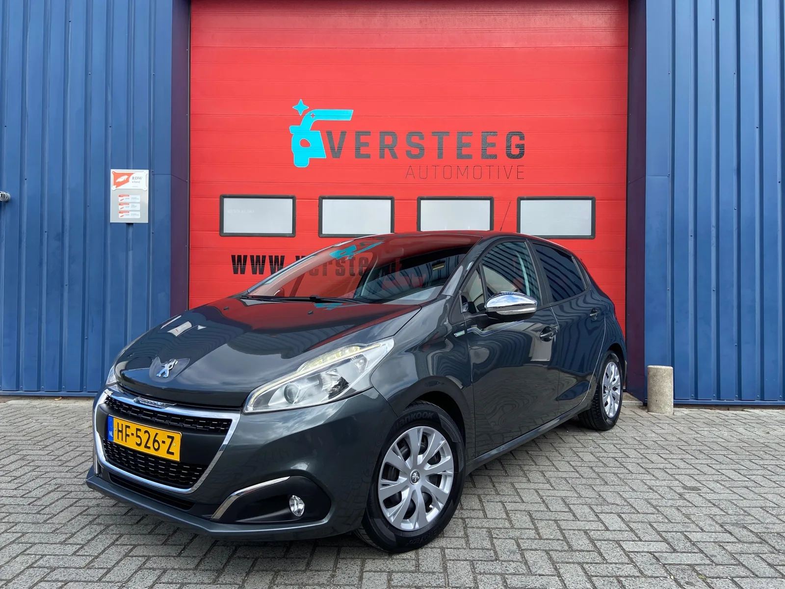 Peugeot 208 (2015) — foto 1