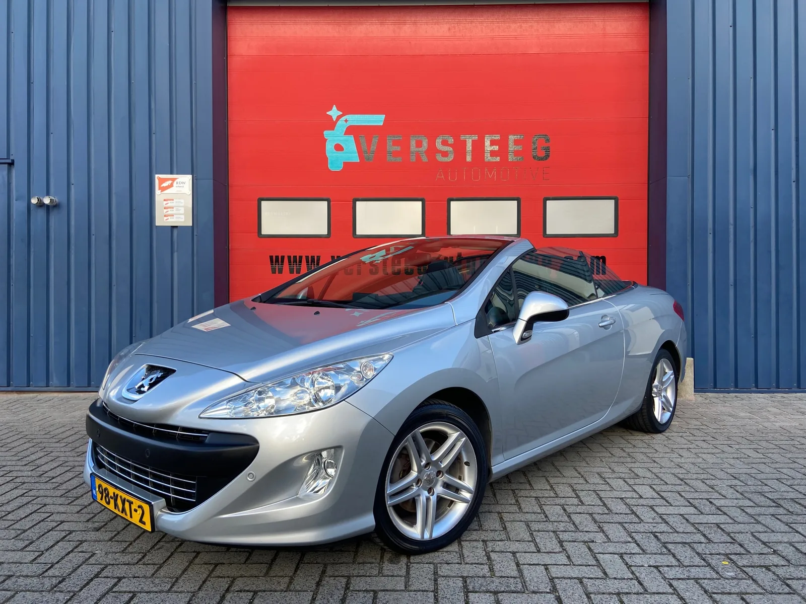 Peugeot 308 (2010) — foto 1