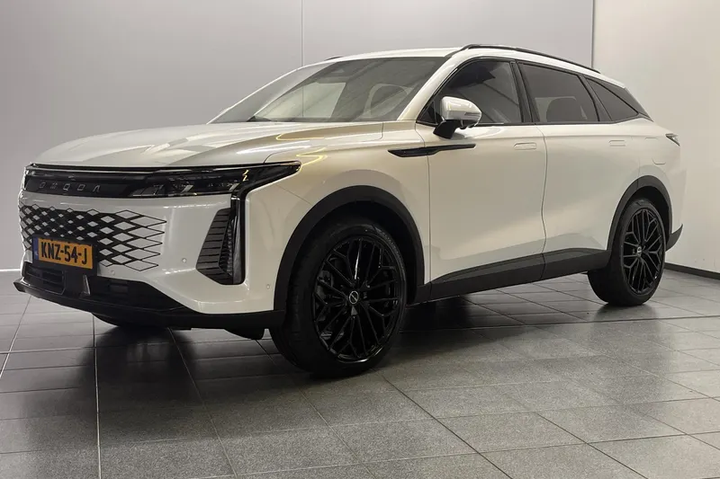 Omoda 9 SHS (2026)