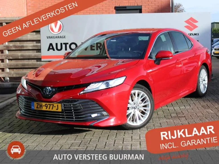 Toyota Camry (2019) — foto 1
