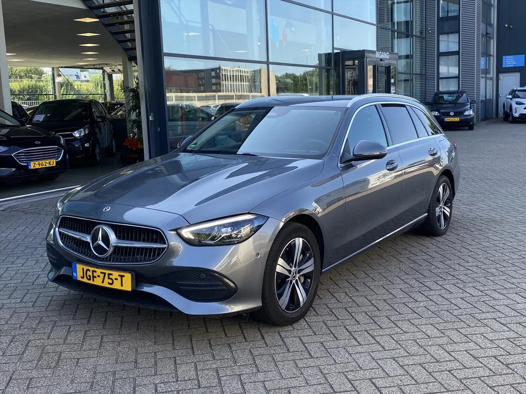 Mercedes-Benz C-Klasse (2023) — foto 1