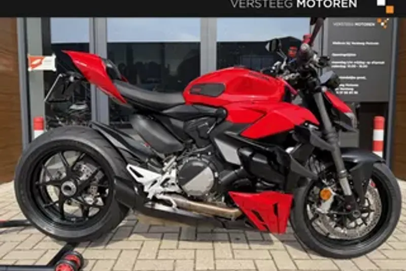 Ducati Streetfighter V2 (2022)