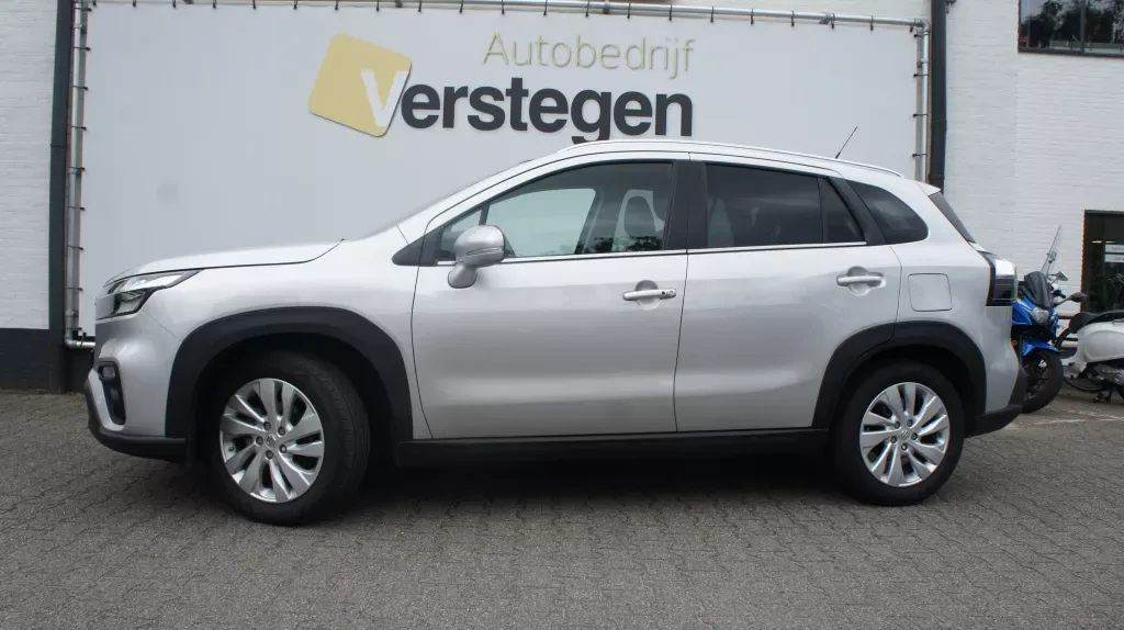 Suzuki S-Cross (2024) — foto 1
