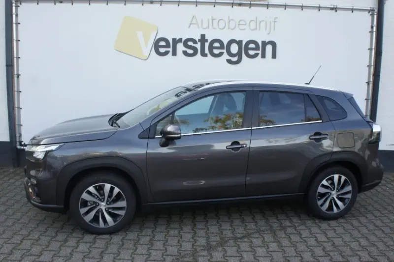 Suzuki S-Cross (2025)