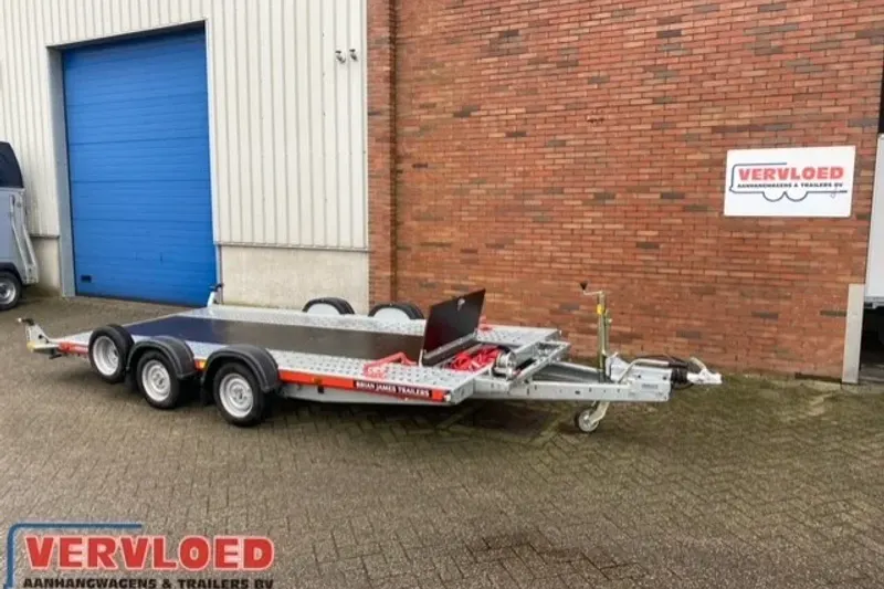 Brian James Trailers A4 (2001)