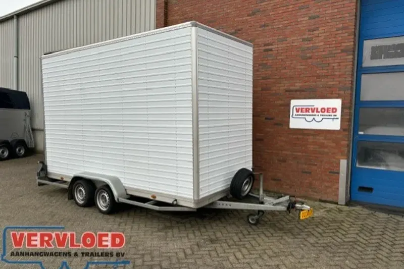 Oosterwijk 4 VBA Aluvan bloemencontainer (2001)