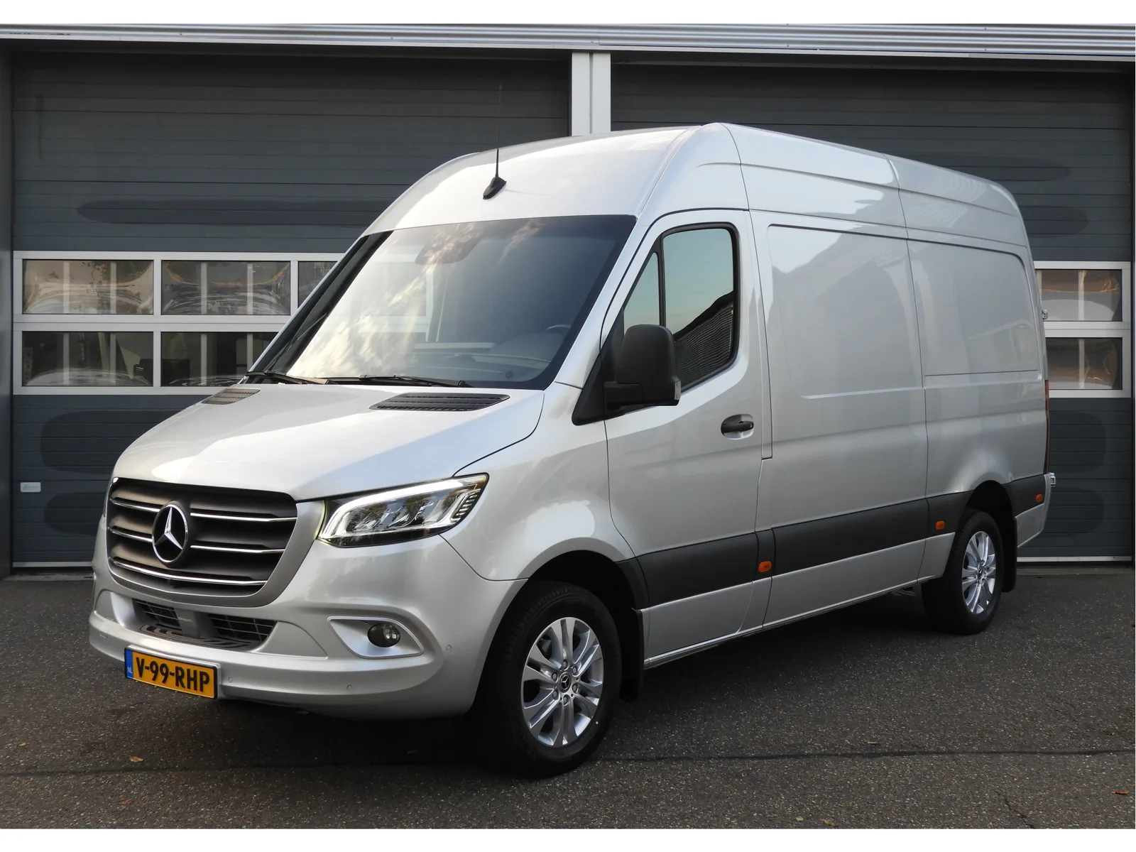 Mercedes-Benz Sprinter (2023) — foto 1